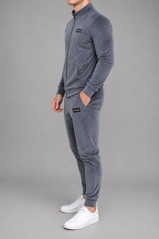 Calvin Klein veliūrinis kostiumas