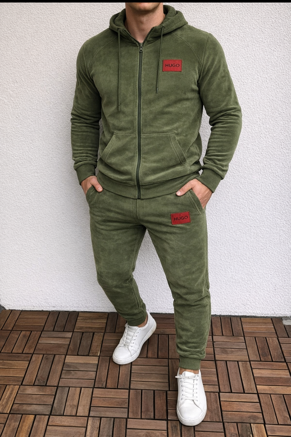 Hugo Boss veliūrinis kostiumas