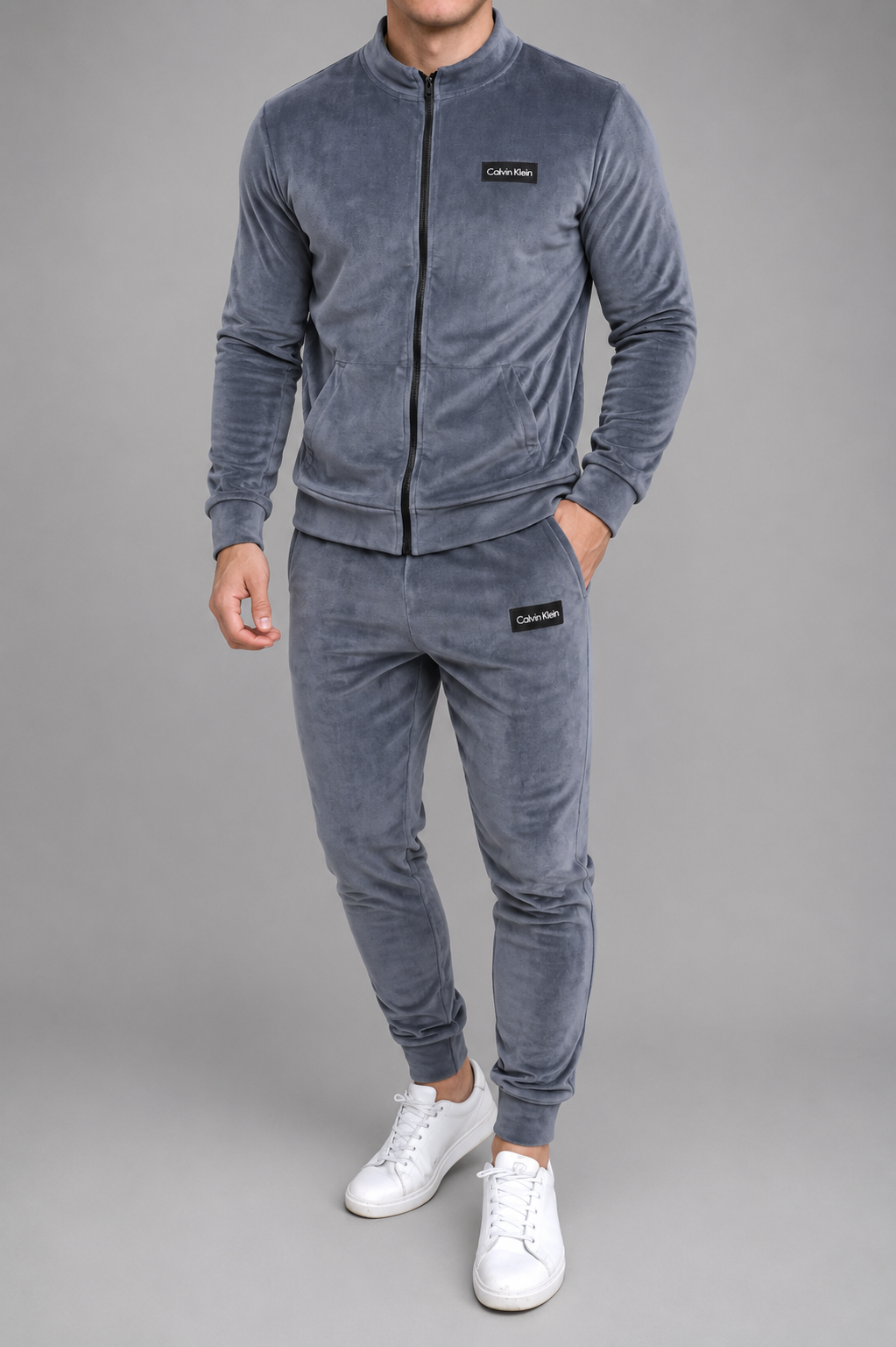 Calvin Klein veliūrinis kostiumas